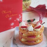 【特集掲載】ミニチュア いちご の ミルフィーユ クリスマス リースケーキ 