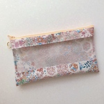 NEW♡リバティ レア生地「パッチワークストーリーズ」（オレンジ）クリアフラットポーチ 横長タイプ♪ラミネート＆PVC 22㎝ファスナー ♪マスクケース♪ホビラーラホビーレ