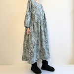 あったかコーデュロイ＊野に咲く草花柄＊大人のゆったり長袖ワンピース＊コットン100％＊秋冬＊アッシュブルー
