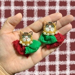  ＊クリスマスのスペシャルギフト2022＊《送料＆ラッピング無料》【dress up/猫/ジンジャー】刺繍ピアス