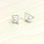 〈パール〉トライアングルピアス
