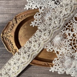 [ブラウン] インド刺繍リボン　花　インド刺繍　スパンコール　刺繍リボン　リボン　りぼん　※10月8日よりゆうパケットにて発送となります。