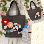 パッチワークのワンコとお花のトートバッグ