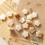 ビーズ 16個 フラワー 花  10mm フラット シェル