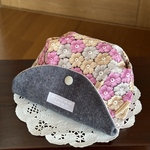  ＊ぷっくりポーチ  中サイズ＊リアルニット お花のモチーフ編み風  ピンク コスメポーチに バッグの小物整理に  