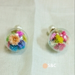 カラフルフラワーガラスドームピアス