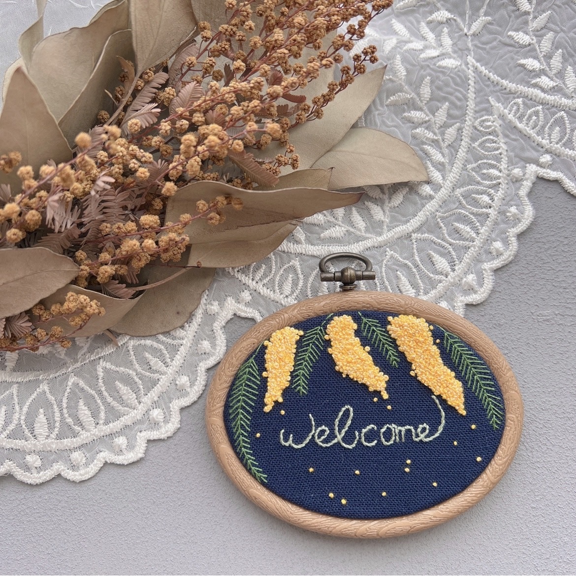 ❁hAnafany❁(専用) くるみボタン　鳥刺繍 ❁hAnafany❁(専用)58mm くるみボタン 鳥刺繍 ブローチのみ