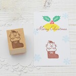 クリスマスを楽しむ猫のはんこ ブーツに入る猫