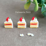 【ピアス・イヤリング】苺とお花のショートケーキ【片耳】