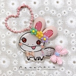 ぺたなれレオパちゃんのおめかしレジンデコアクキー【🌸乙女ちっくうさ耳レオパちゃん🐰】　ぺたなれ♡爬虫類　レオパードゲッコー　ヒョウモントカゲモドキ　手描き　アクリルキーホルダー