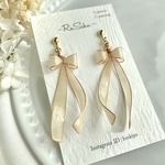 《大人気》エレガントリボンピアス/イヤリング(ベージュ)