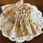 ＊ショート丈アームカバー＊キッチンアームカバー  リアルニット風 お花のモチーフ編み柄  イエローグリーン 袖口カバー 