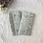 エルゴ　よだれカバー　くすみグリーン花柄　くすみグリーンフリル