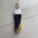 ふわもこ 三毛猫のしっぽ キーホルダー Sサイズ