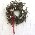 【送料無料】ちょっと大きめ 赤いバラと針葉樹のクリスマスリース　ドライフラワーリース　Xmaswreathe  プリザーブドリース
