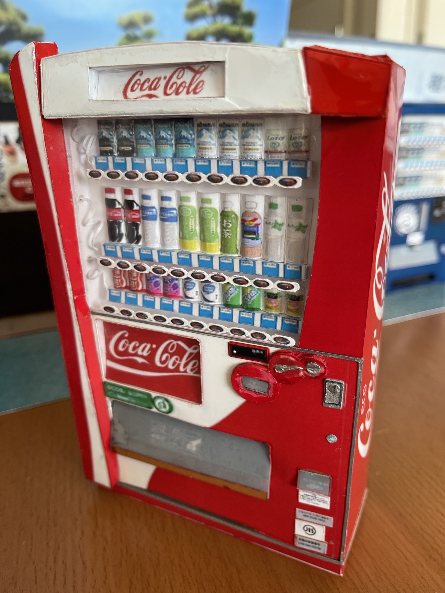 ペーパークラフト 昭和の自販機&ゲーム機 平成版コーラ自販機 - d
