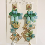 LOVE&PEACE シーマニアピアス　エスニックピアス　王冠ピアス