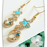 送料込⚡️２点1セット🌙三日月🌛と✴星✴のピアス(ライトブルー)＆小さな🌼お花🌼のピアス(白色)