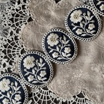 [ネイビー] [注意事項あり] インド刺繍リボン　花　インド刺繍　スパンコール　刺繍リボン　リボン　りぼん　※10月8日よりゆうパケットにて発送となります。