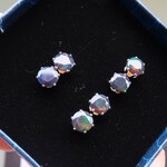 6ミリ ブラック オパール ピアス　＠サージカルステンレス