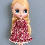 22cmドール服＊マゼンタカラーの花柄ワンピース