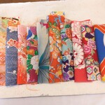 昭和レトロ四つ身友禅】半巾×23～28㎝･10枚set (せ) 和布　正絹 ハギレ　着物 はぎれ古布と新品　吊るし飾り 和小物