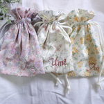 選べる名入れ刺繍のリバティ巾着ポーチ