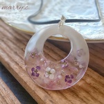 《*琉球ガラス入り》大ぶりモチーフ 小花ネックレス  /レジン