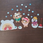 保育壁面冬　見上げたら雪が降ってきたよ！