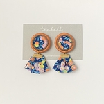 リバティで作る刺繍アクセサリー（アプリコット）イヤリング