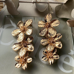 shellandsea  ブライダル×3連ゴールドフラワー×ピアス