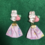 いちごうさぎさんとゆめかわリボンタッセル　ニッケルフリーイヤリングorピアス　サージカルステンレスピアス　蝶バネクリップイヤリング　樹脂ピアス　キッズ　大人可愛い