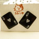 ハートのAなのに黒いトランプピアス