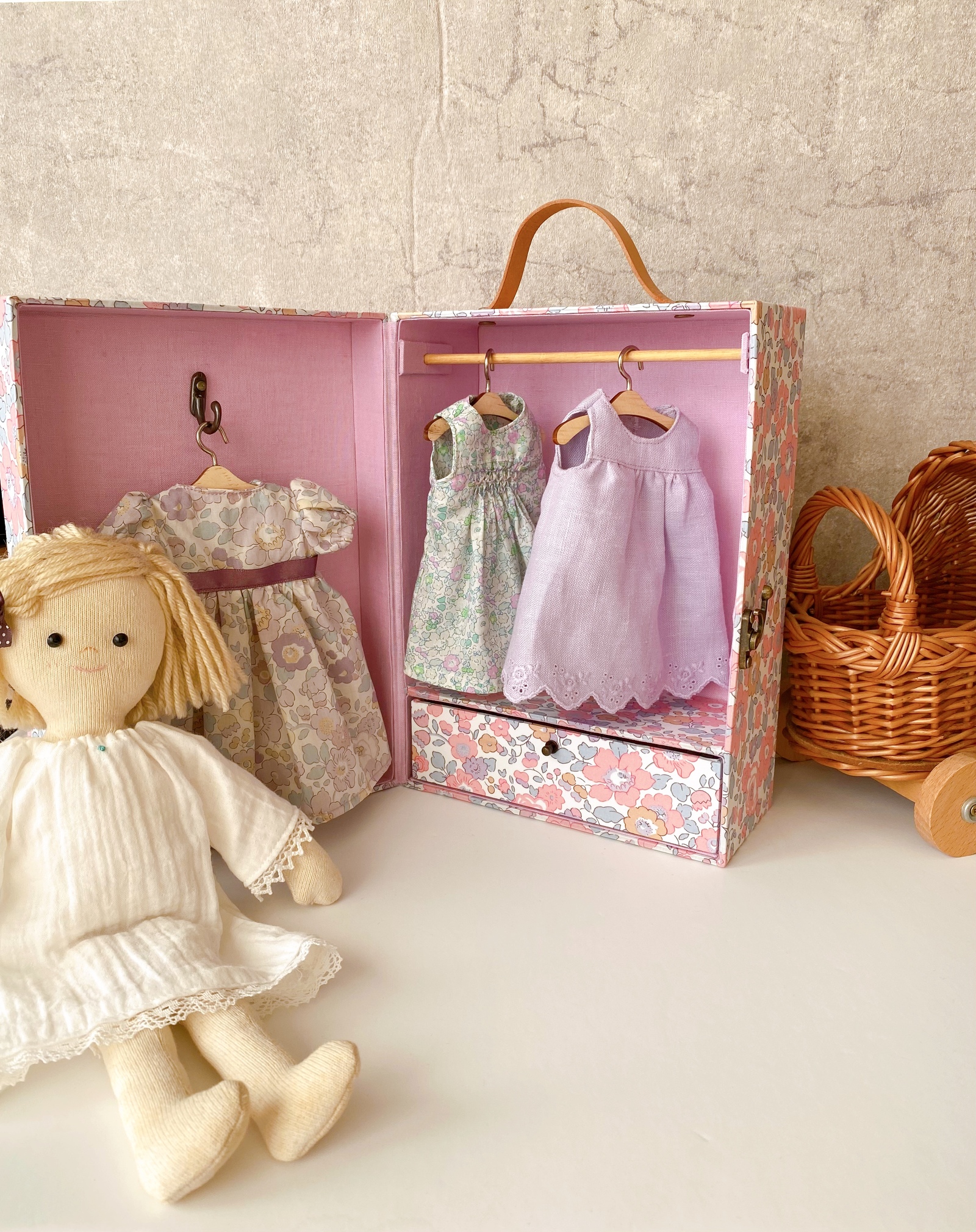 人気 ブランド 服をチェック - 最新トレンドファッション 輸入リバティ☆ドールクローゼット☆Betsy - COCOangel's クラフト・布製品