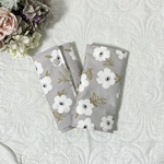 エルゴ　よだれカバー　グレー　花柄