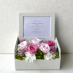 ピンク系のフォトフレーム＊プリザーブドフラワー花薔薇ブリザードフラワー結婚式誕生日プリザプレゼント誕生日バラギフト花器サプライズ結婚祝い退職祝い卒業祝い