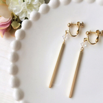スワロフスキーと14kgpマットゴールドバーearring