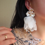 人気急上昇✳︎ ブライダルアクセサリー　ぷっくりパールとふわふわシフォンのアクセサリー