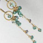 〝海の雫〟　アパタイト  天然石  シャンデリア　ピアス 