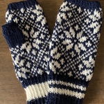 手編み指無し手袋🧶