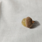ニンゲンのためのどんぐりチャーム　ルチルクオーツ編