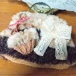 k様専用ページ・✨素敵❗️ファーのガマ口バッグフラワーコサージュ・ミニバッグのチャーム付き