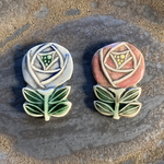 薔薇のブローチ(陶器)