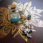 【20%OFF】CAMELOT★魔術師マーリン★魔法の薬瓶と翼竜のネックレス（バッグチャーム）
