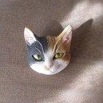 豆猫ブローチ・三毛～Ａ