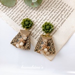 再販☆カーキお花カボションとインド刺繍タッセルピアス/イヤリング(カーキゴールド)