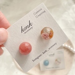 ピアス　まんまる　ピンクベージュ　アシンメトリー　レジン　レジンアクセ　レジンアクセサリー　アシンメトリーピアス　ドライフラワーピアス　ドライフラワー　