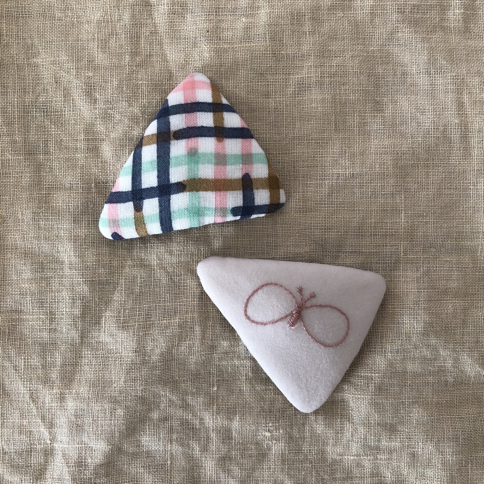 ミナペルホネン ハンドメイド 三角 パッチンピン - sou. | minne