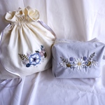 【Set販売】花刺繍のおむつポーチ & お着替えポーチ