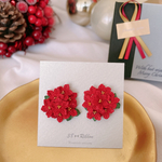 ポインセチアの花束の耳飾り　✽.。.:*レース編みピアス/イヤリング　ブーケの耳飾り　クリスマスギフト